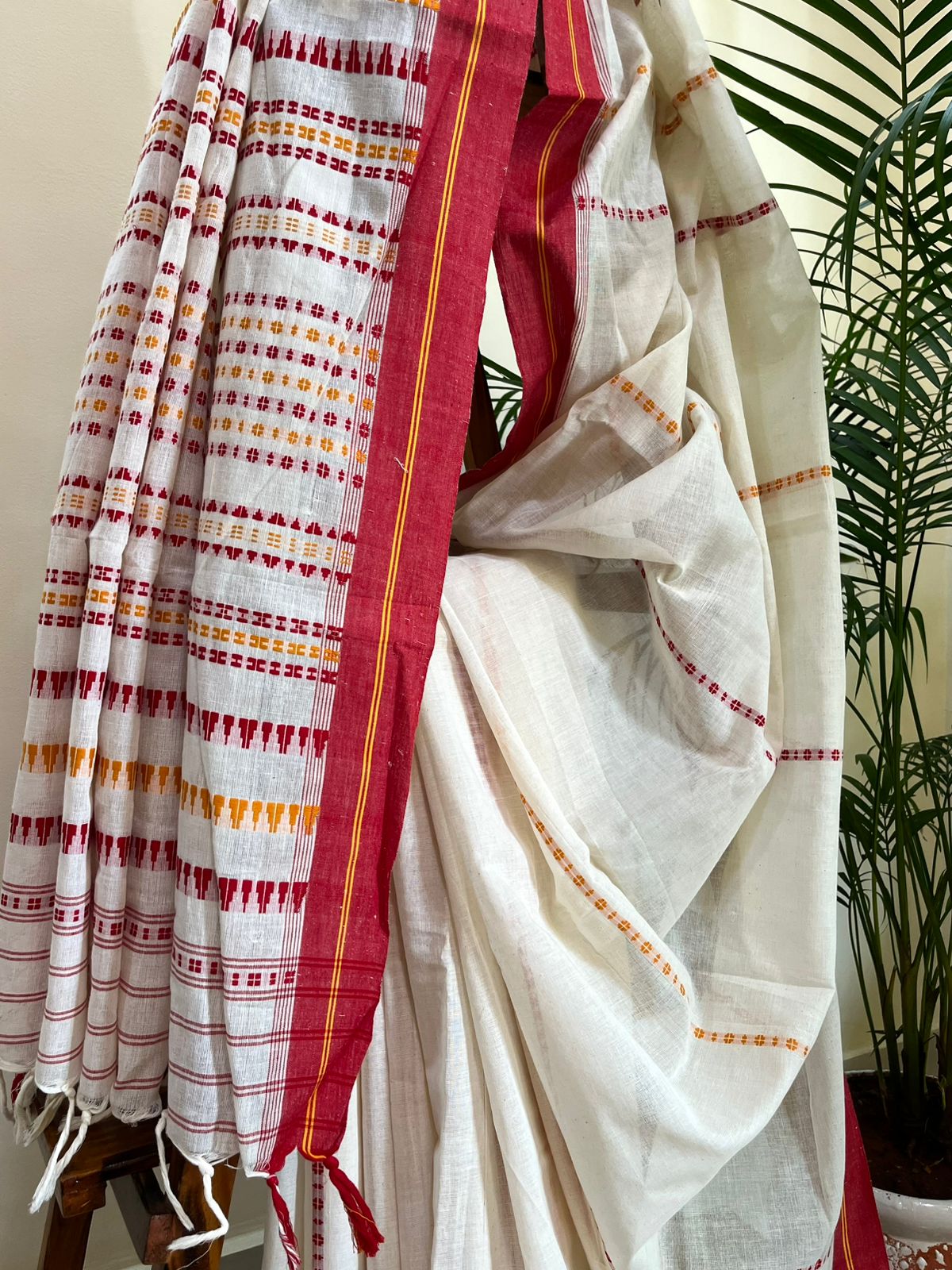 Handwoven Bengal Cotton Begumpuri Weave Saree - White with Red