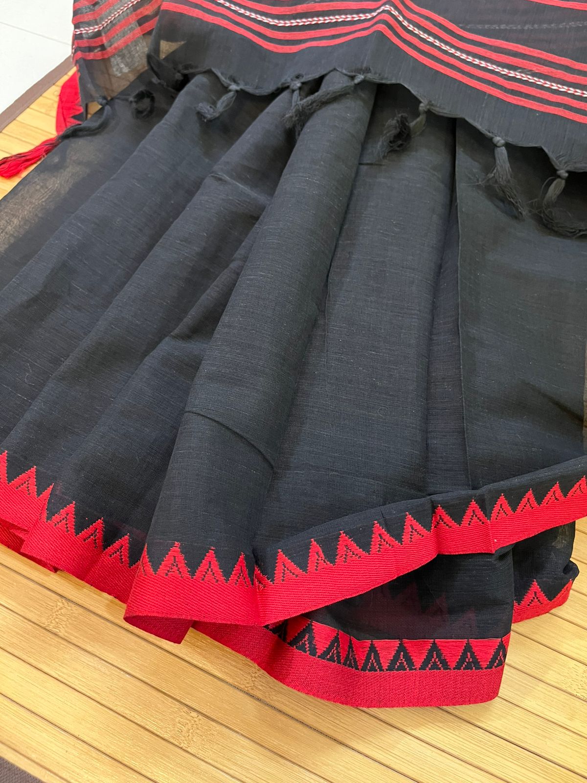 Pure Cotton Bengal Handloom saree - Black with Red