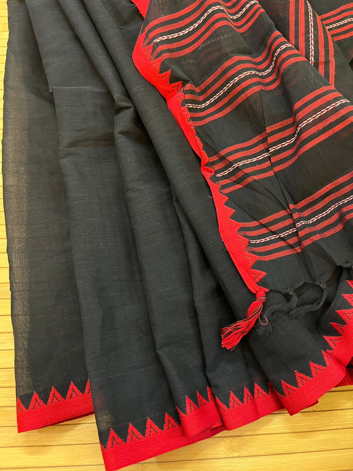 Pure Cotton Bengal Handloom saree - Black with Red