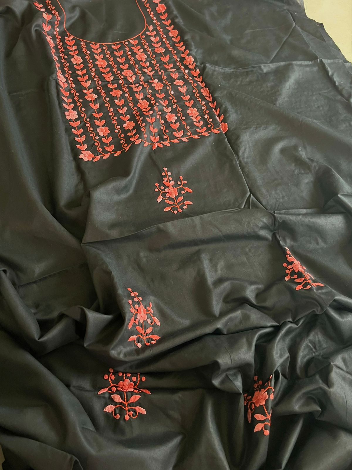 Pure Cotton Handcrafted Kurta With Phool Patti Ka Kaam - Black with Tomato Red