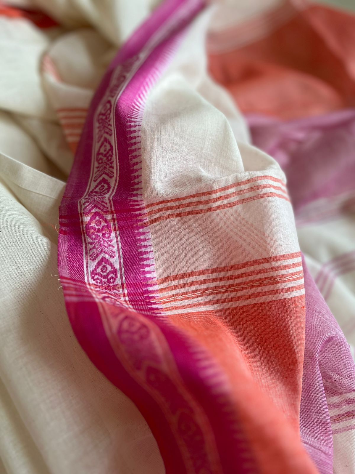 Bengal Cotton Handwoven Saree with Fish Design Border - Chalk White