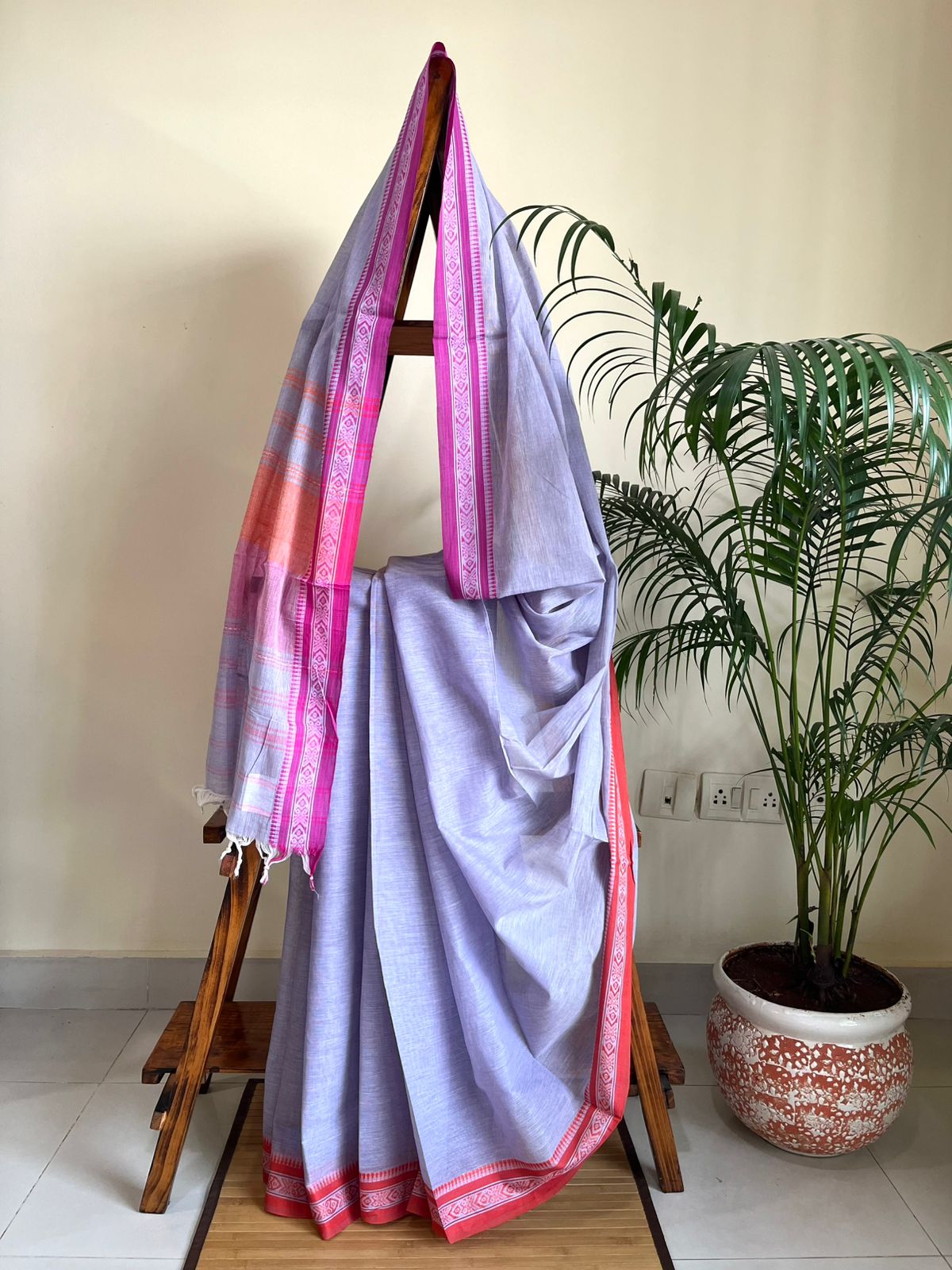 Bengal Cotton Handwoven Saree with Fish Design Border - Periwinkle