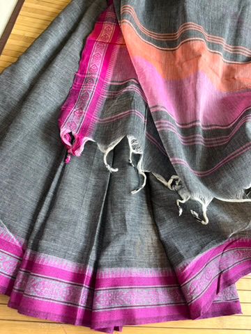 Bengal Cotton Handwoven Saree with Fish Design Border - Ash Grey