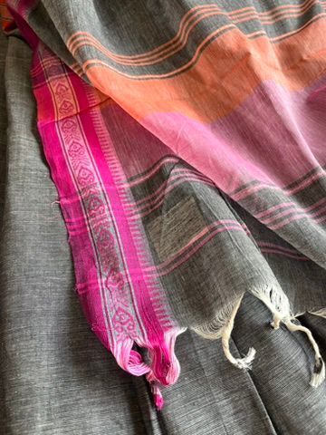 Bengal Cotton Handwoven Saree with Fish Design Border - Ash Grey