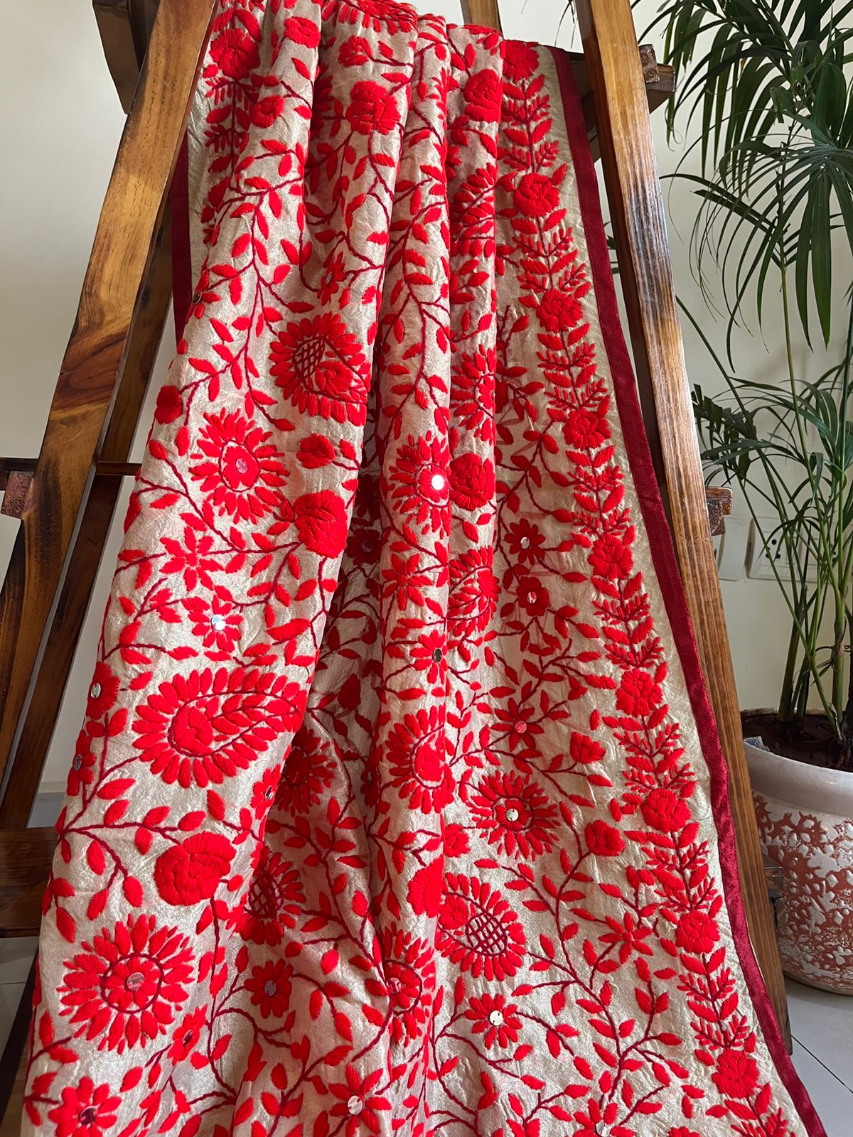 Vibrant Handmade Phulkari Embroidery Dupatta - Crimson Bloom