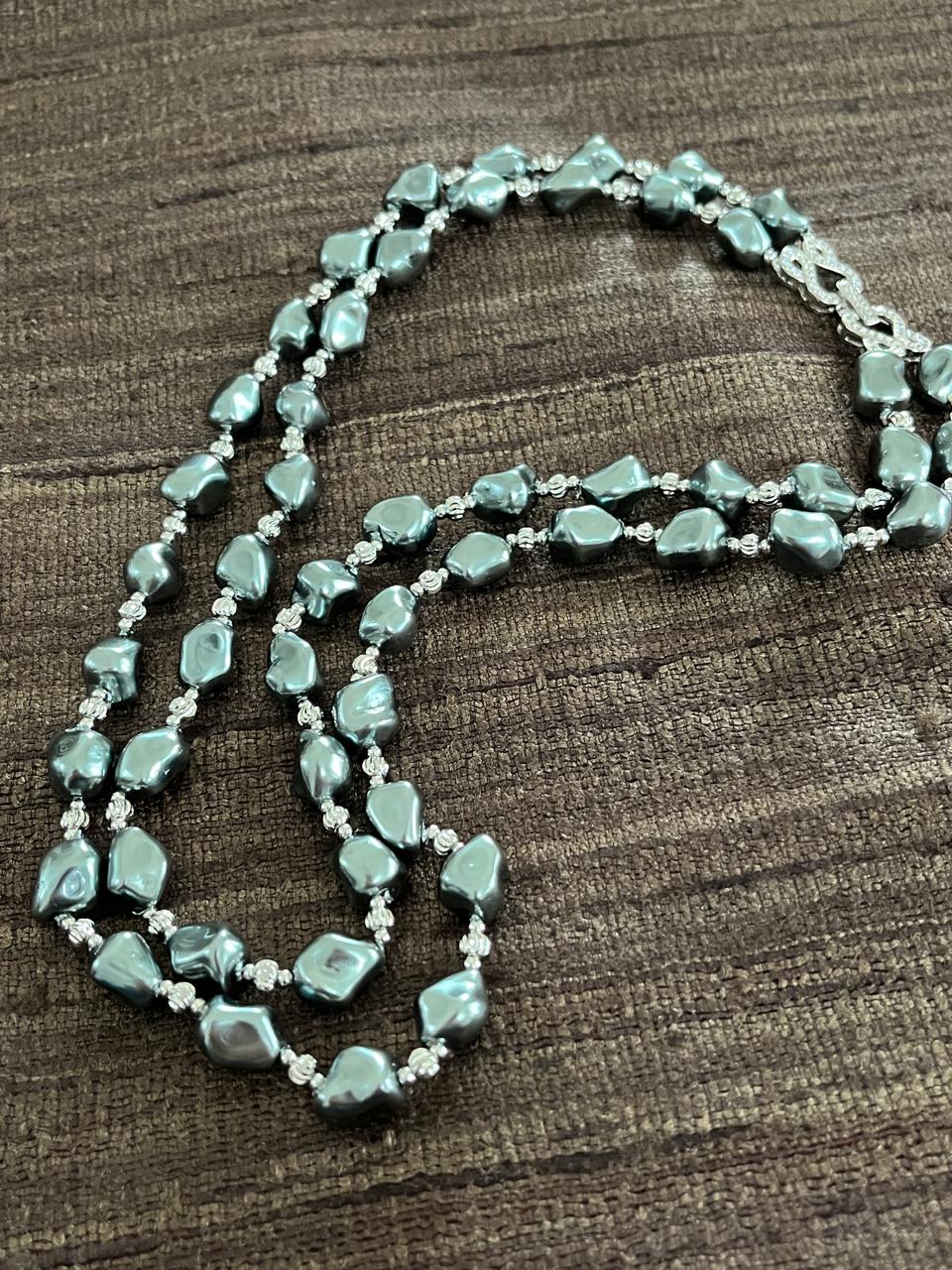 Shell Pearl Neckpieces - Gunmetal Hue