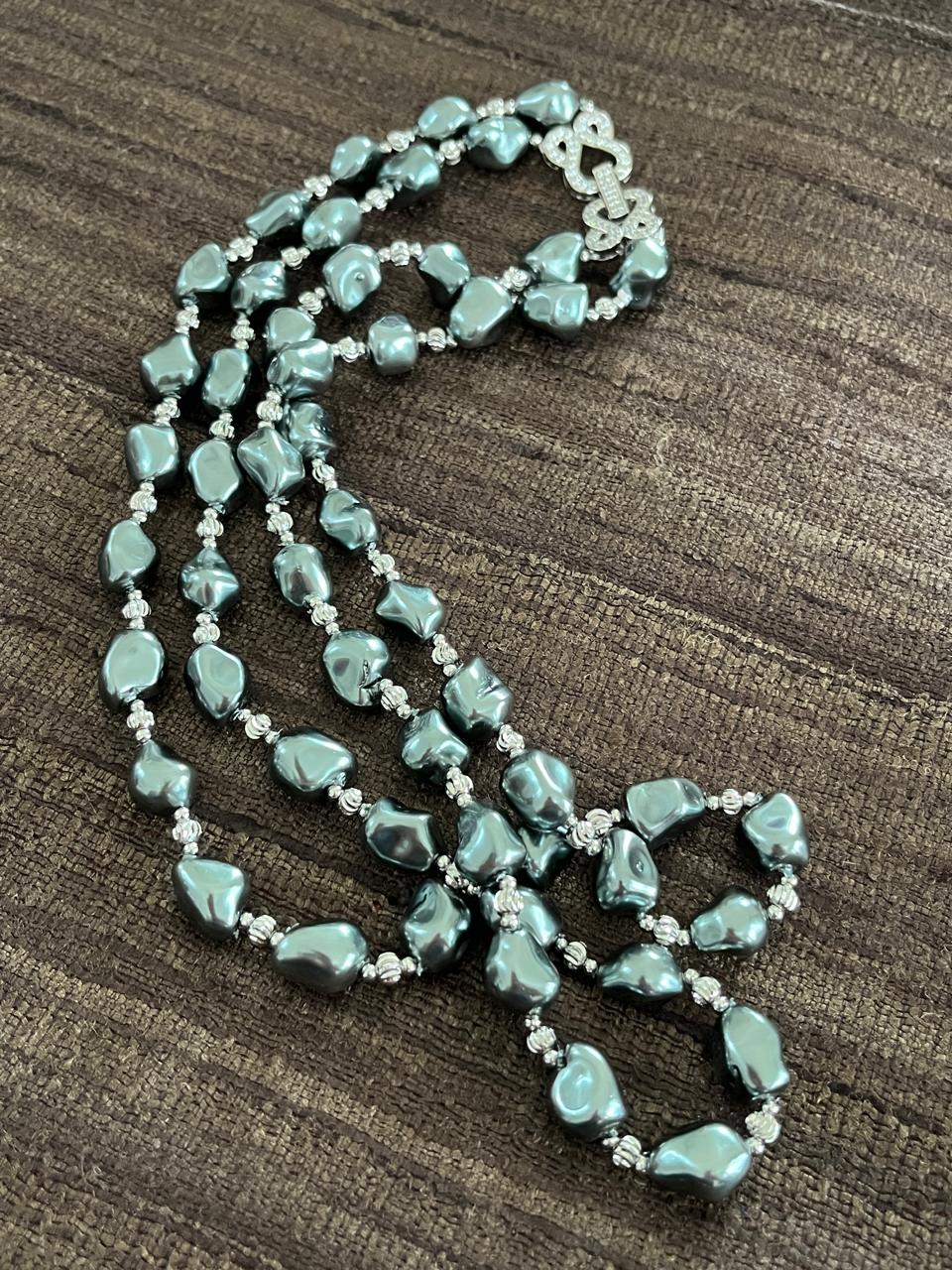 Shell Pearl Neckpieces - Gunmetal Hue