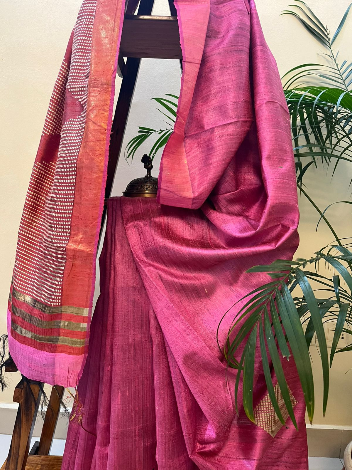 Pure Raw Silk Handloom Saree- Pink Red
