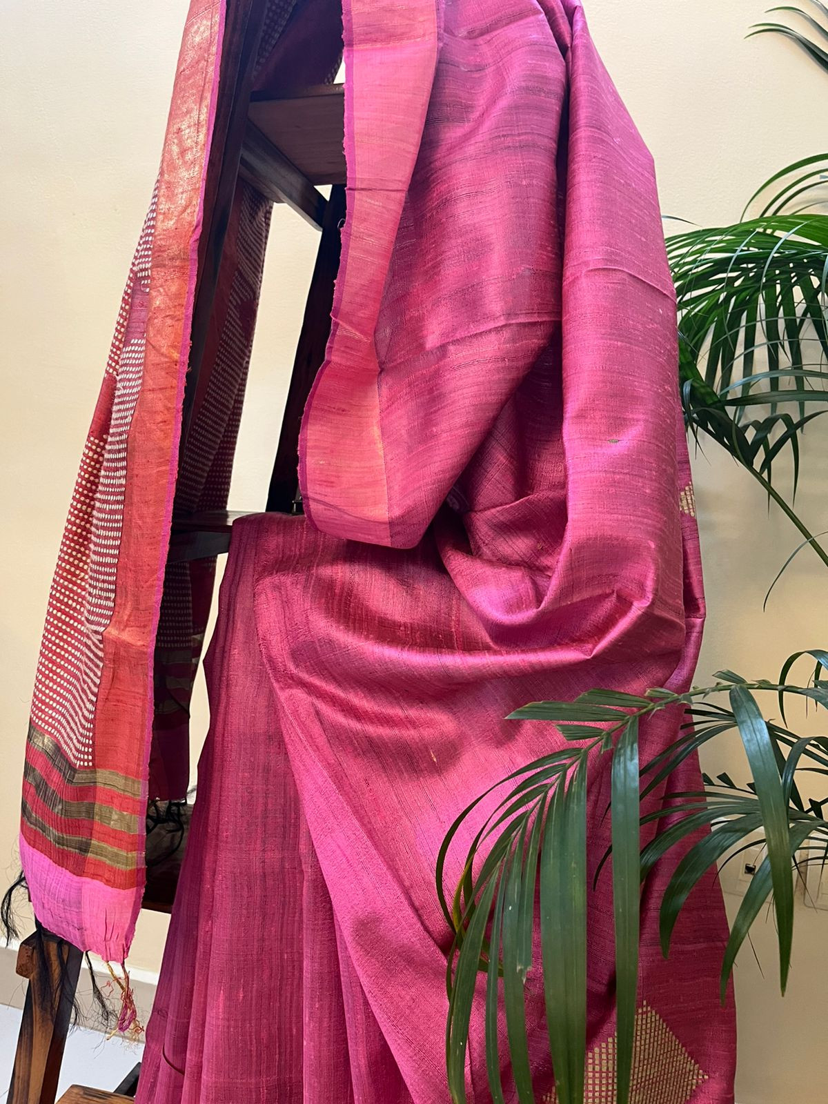 Pure Raw Silk Handloom Saree- Pink Red