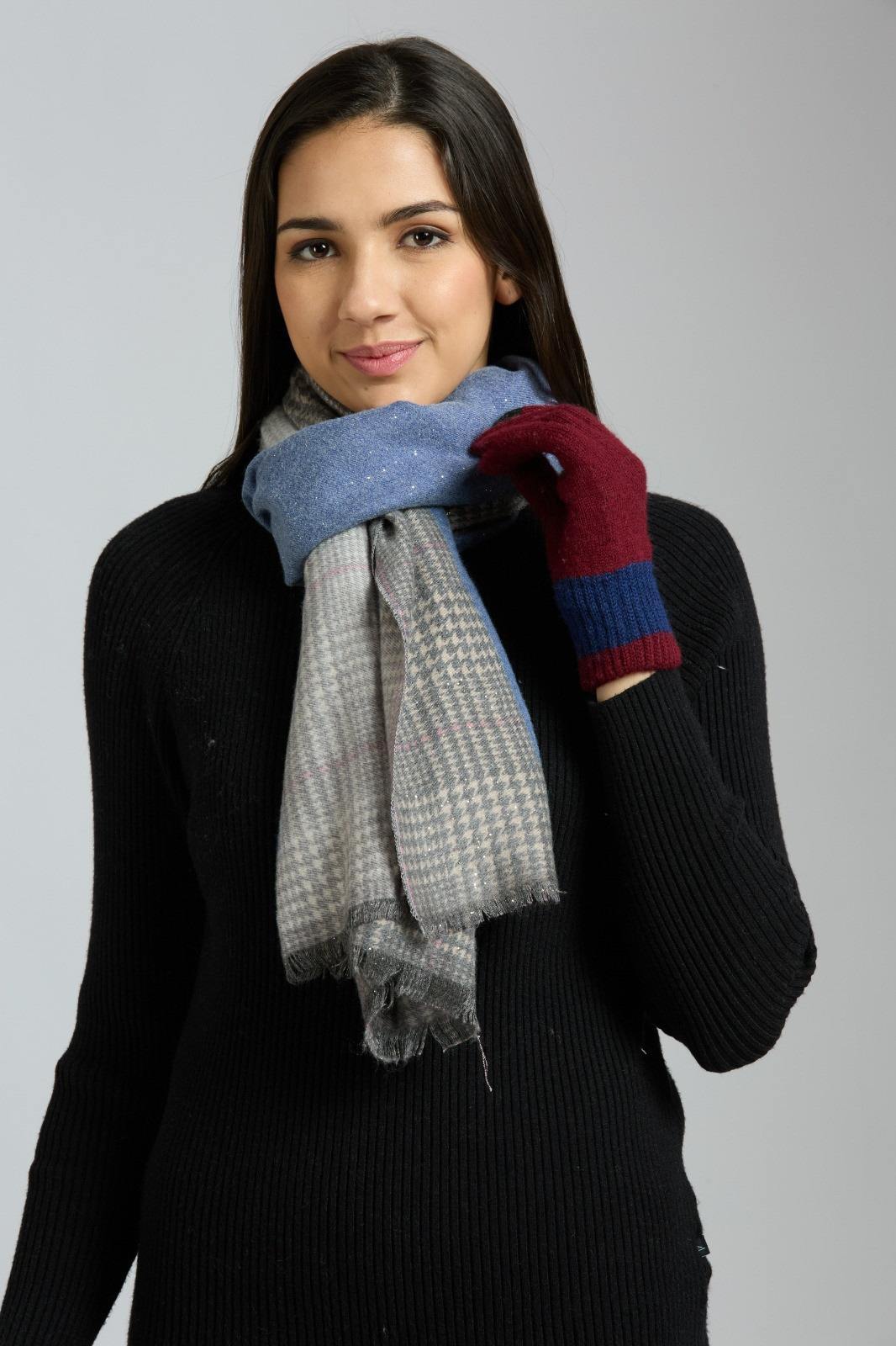 Soft and comfortable woollen stole with border and shimmer - Blue and Grey