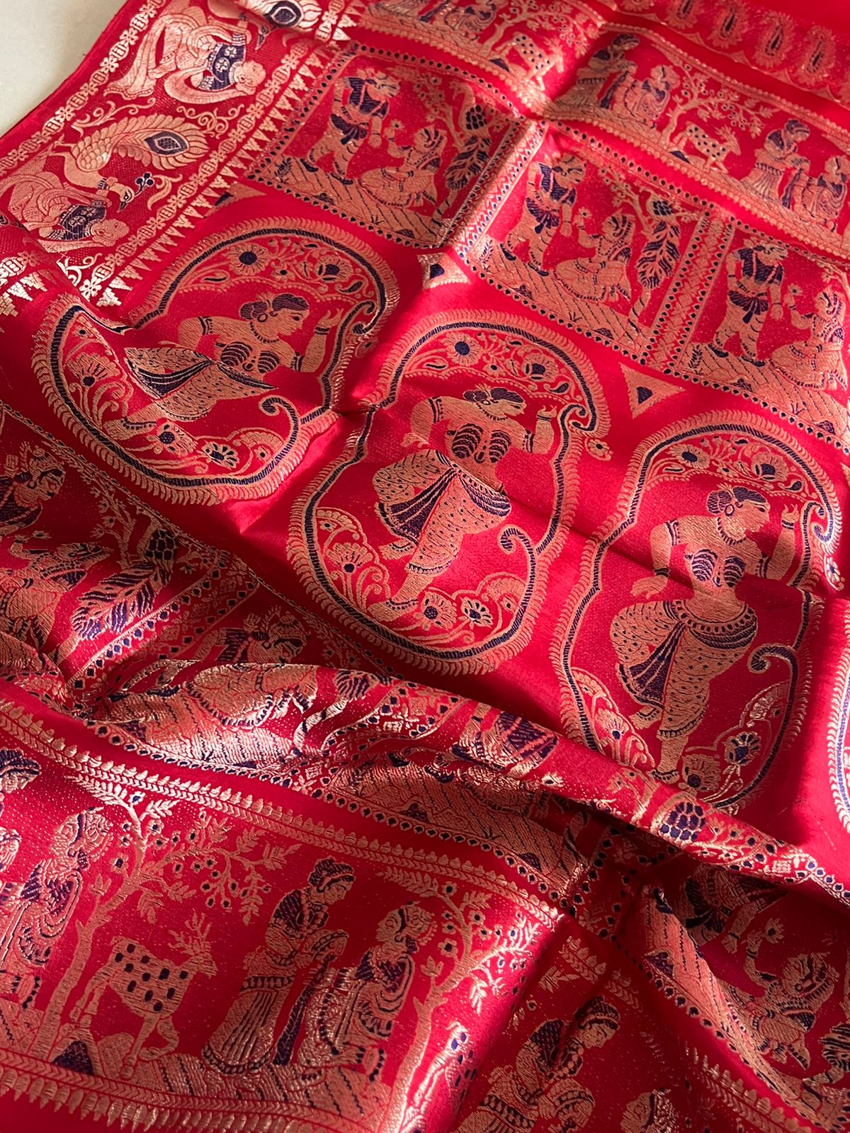 Exquisite Handwoven Pure Silk Swarnachari saree - Red