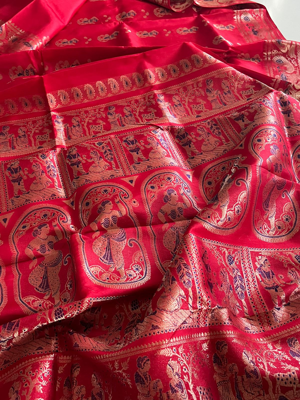 Exquisite Handwoven Pure Silk Swarnachari saree - Red