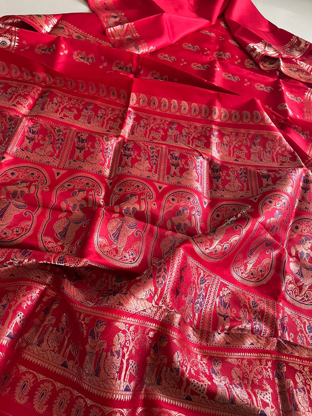 Exquisite Handwoven Pure Silk Swarnachari saree - Red