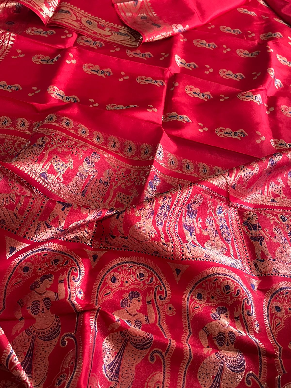 Exquisite Handwoven Pure Silk Swarnachari saree - Red