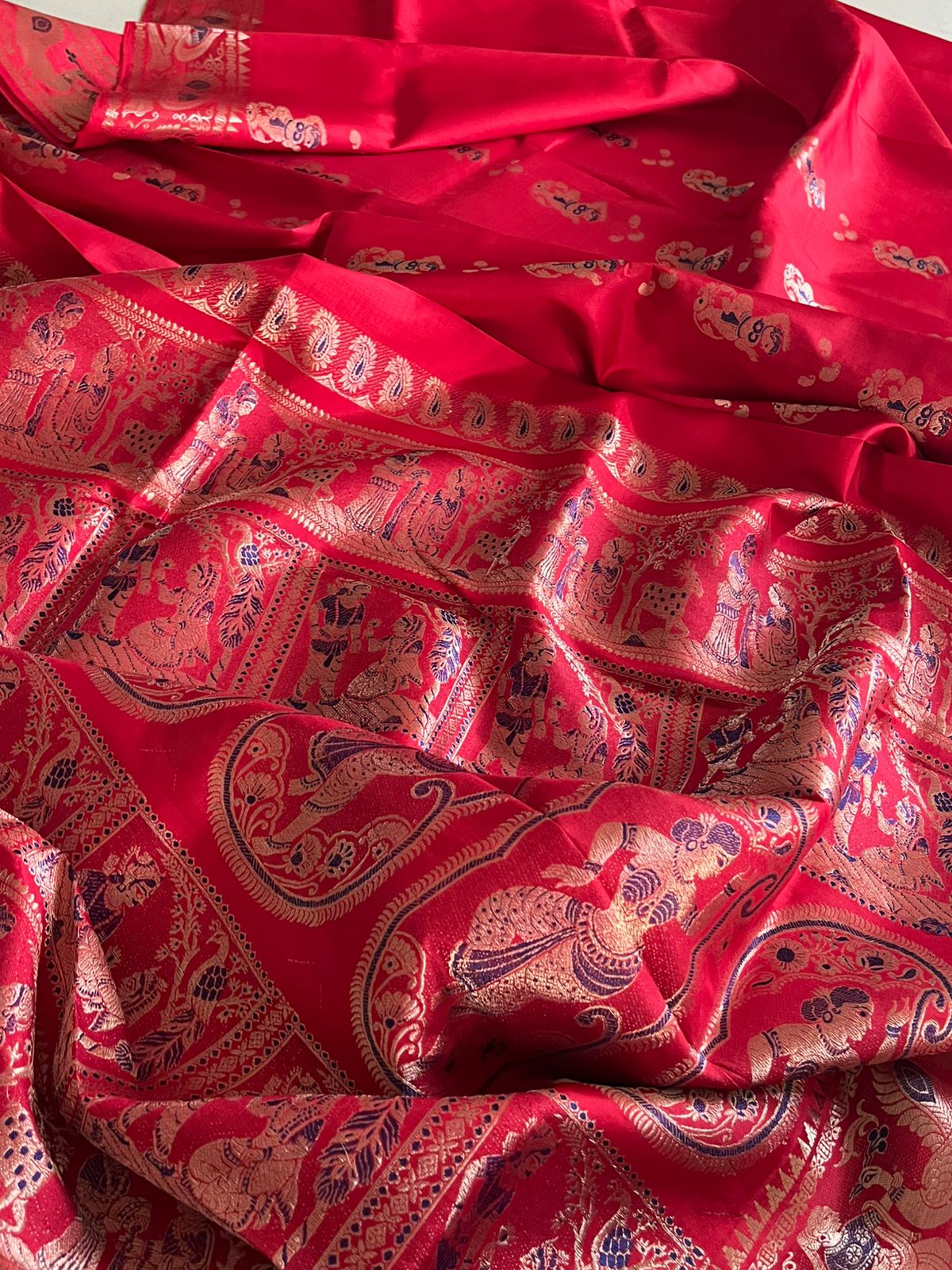 Exquisite Handwoven Pure Silk Swarnachari saree - Red