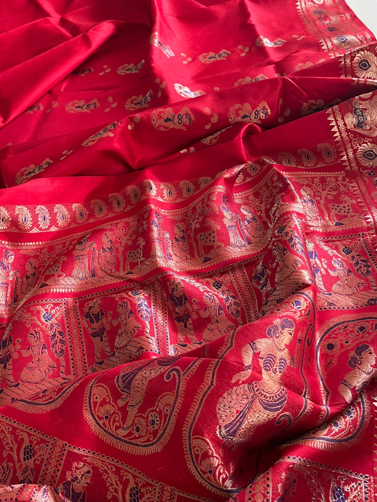 Exquisite Handwoven Pure Silk Swarnachari saree - Red