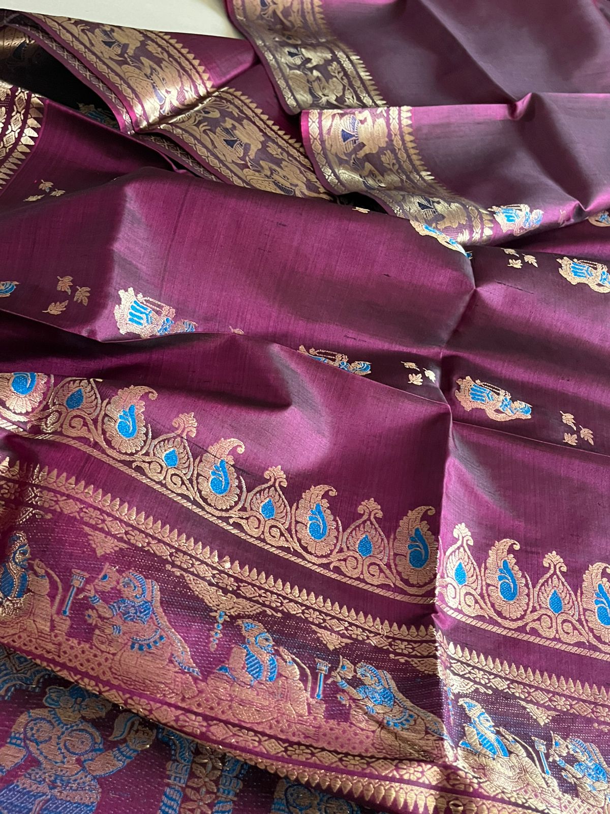 Exquisite Handwoven Pure Silk Baluchari saree - Wine