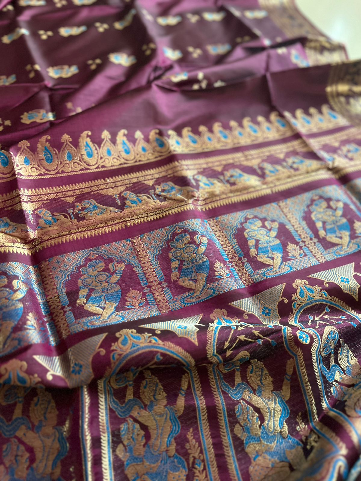 Exquisite Handwoven Pure Silk Baluchari saree - Wine