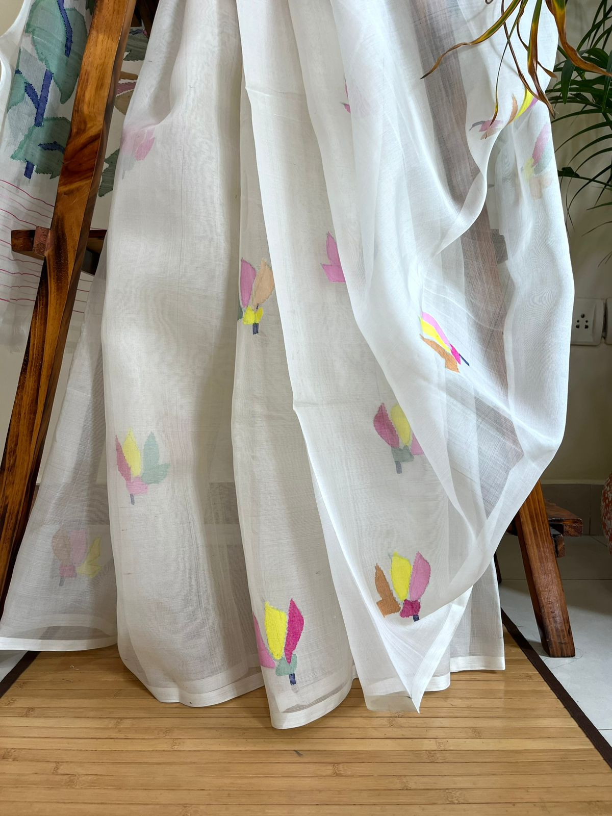 Pure Silk Jamdani Handloom saree - White with multicolour