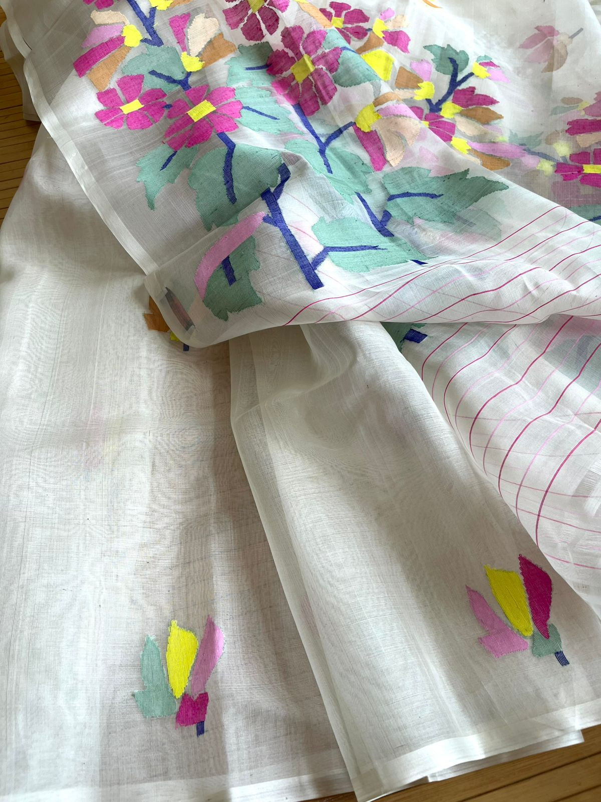 Pure Silk Jamdani Handloom saree - White with multicolour