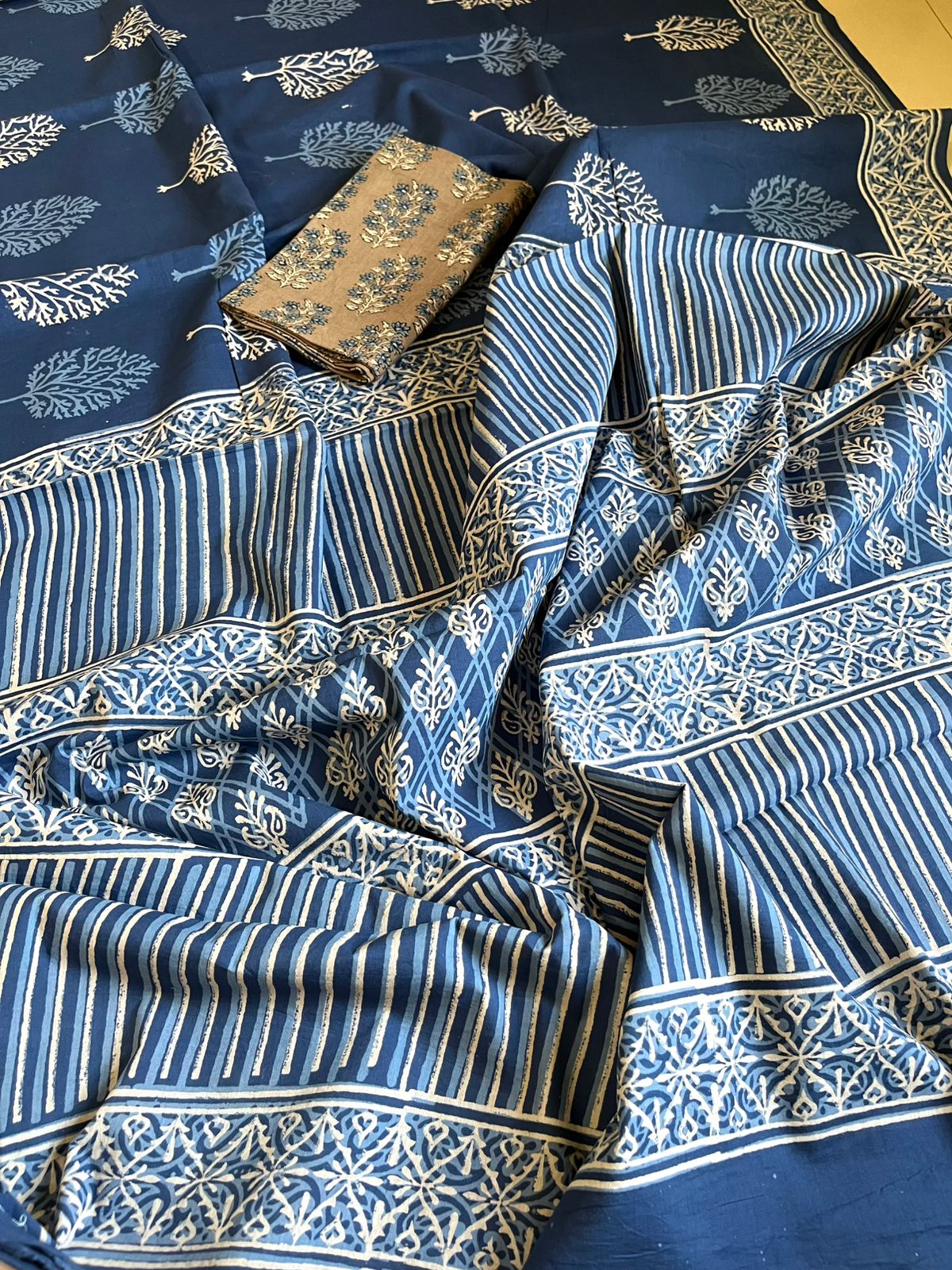 Pure Mul cotton Handblock Printed Saree with complimentary AJRAKH blouse - Blue