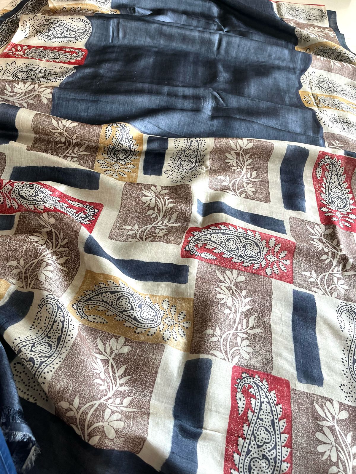 Very exclusive Pure Tussar Silk Saree with Handblock - Grey