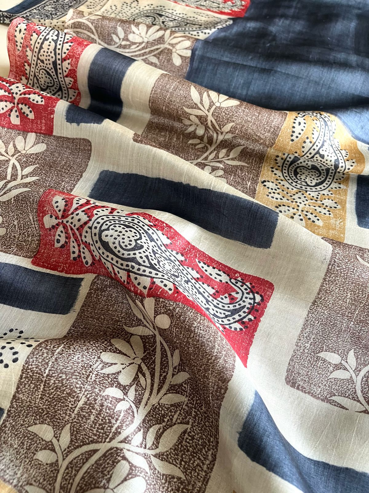 Very exclusive Pure Tussar Silk Saree with Handblock - Grey