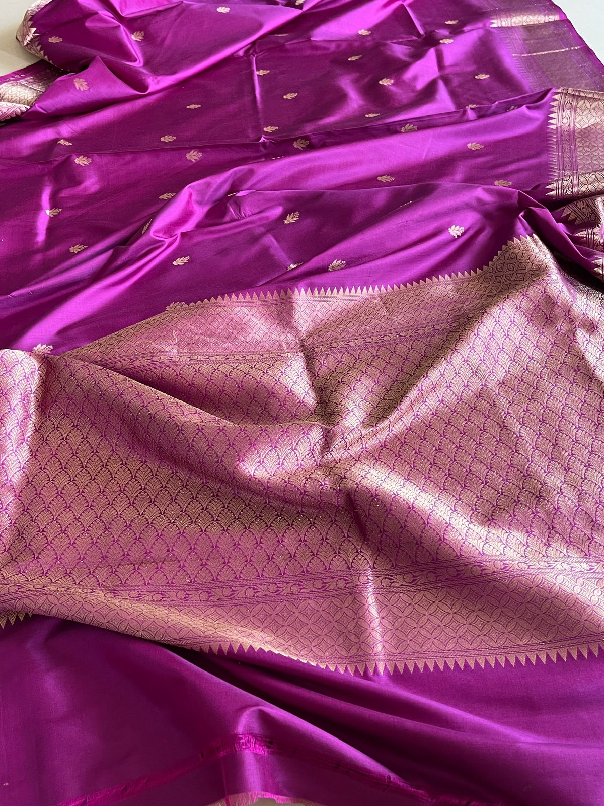 Pure Handloom Banarasi Katan Silk saree - Purple