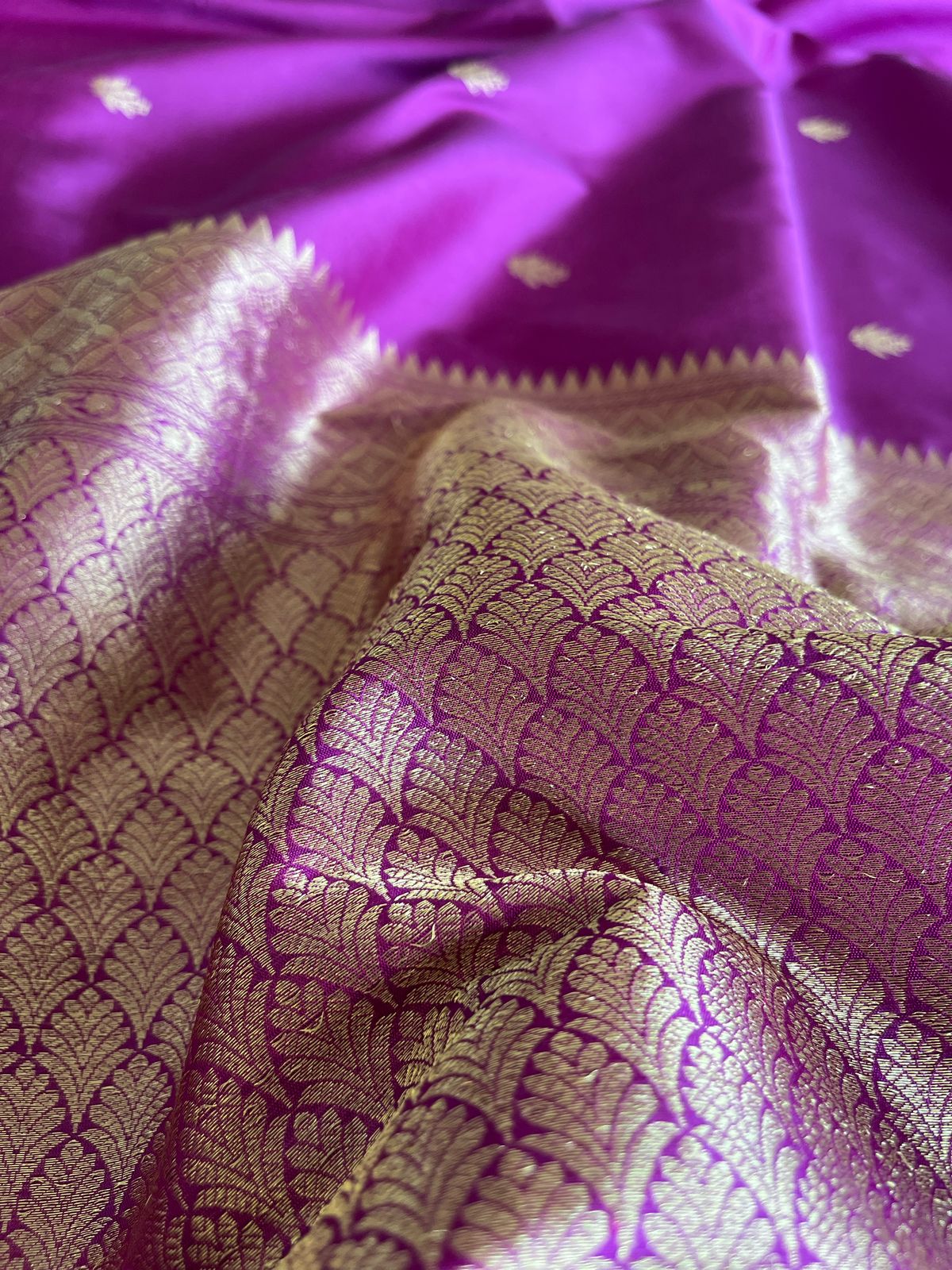 Pure Handloom Banarasi Katan Silk saree - Purple