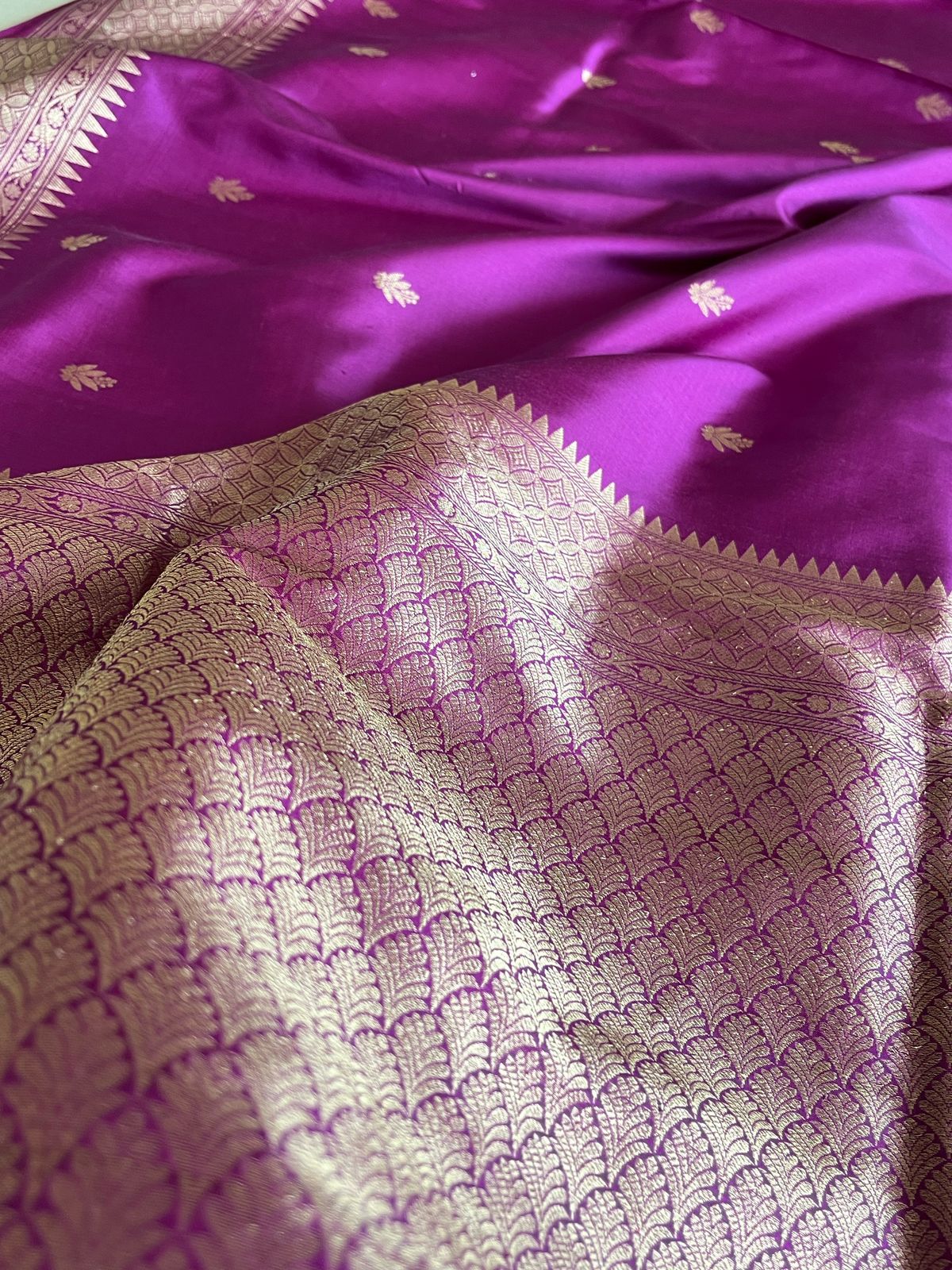 Pure Handloom Banarasi Katan Silk saree - Purple