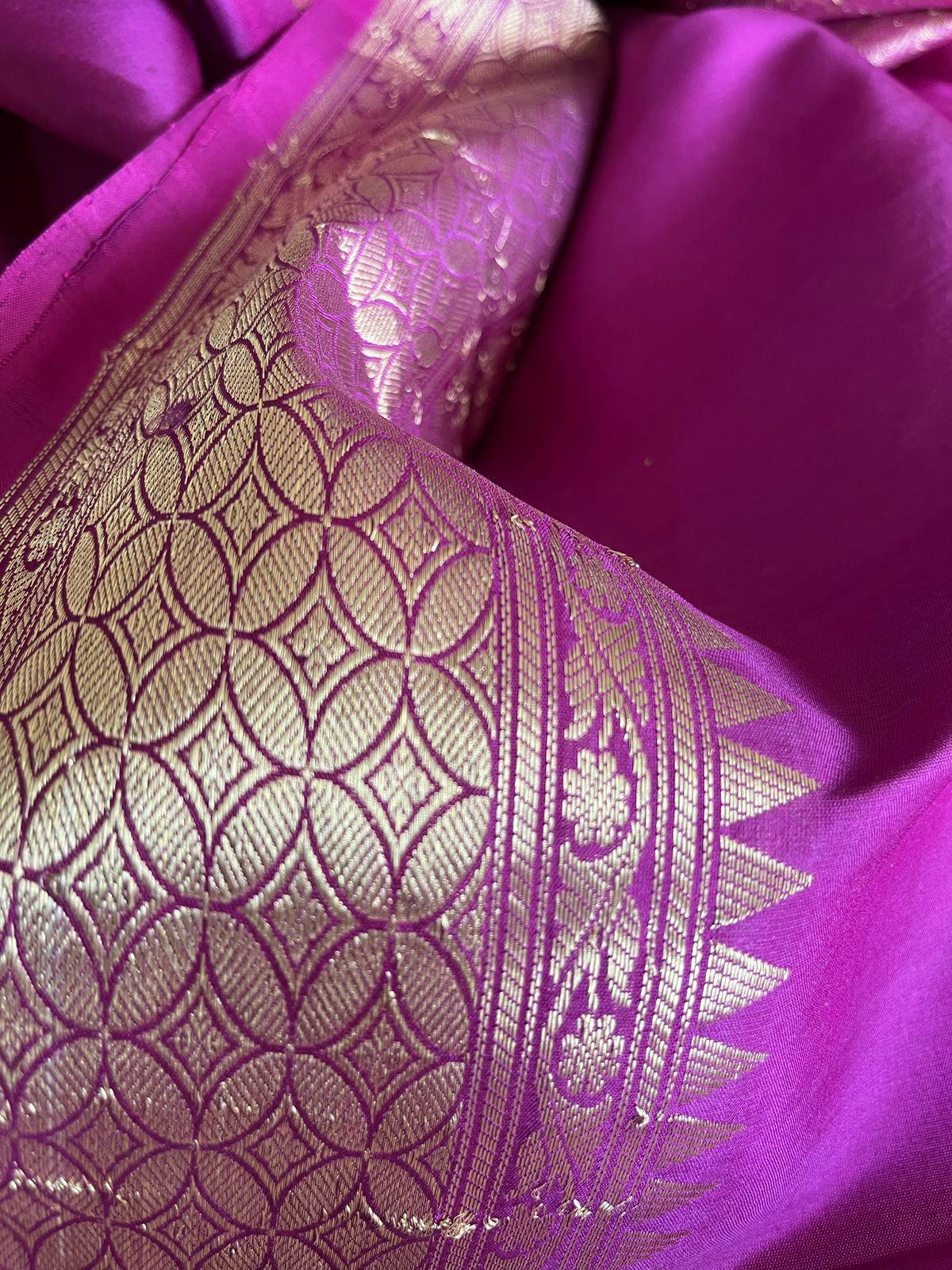 Pure Handloom Banarasi Katan Silk saree - Purple