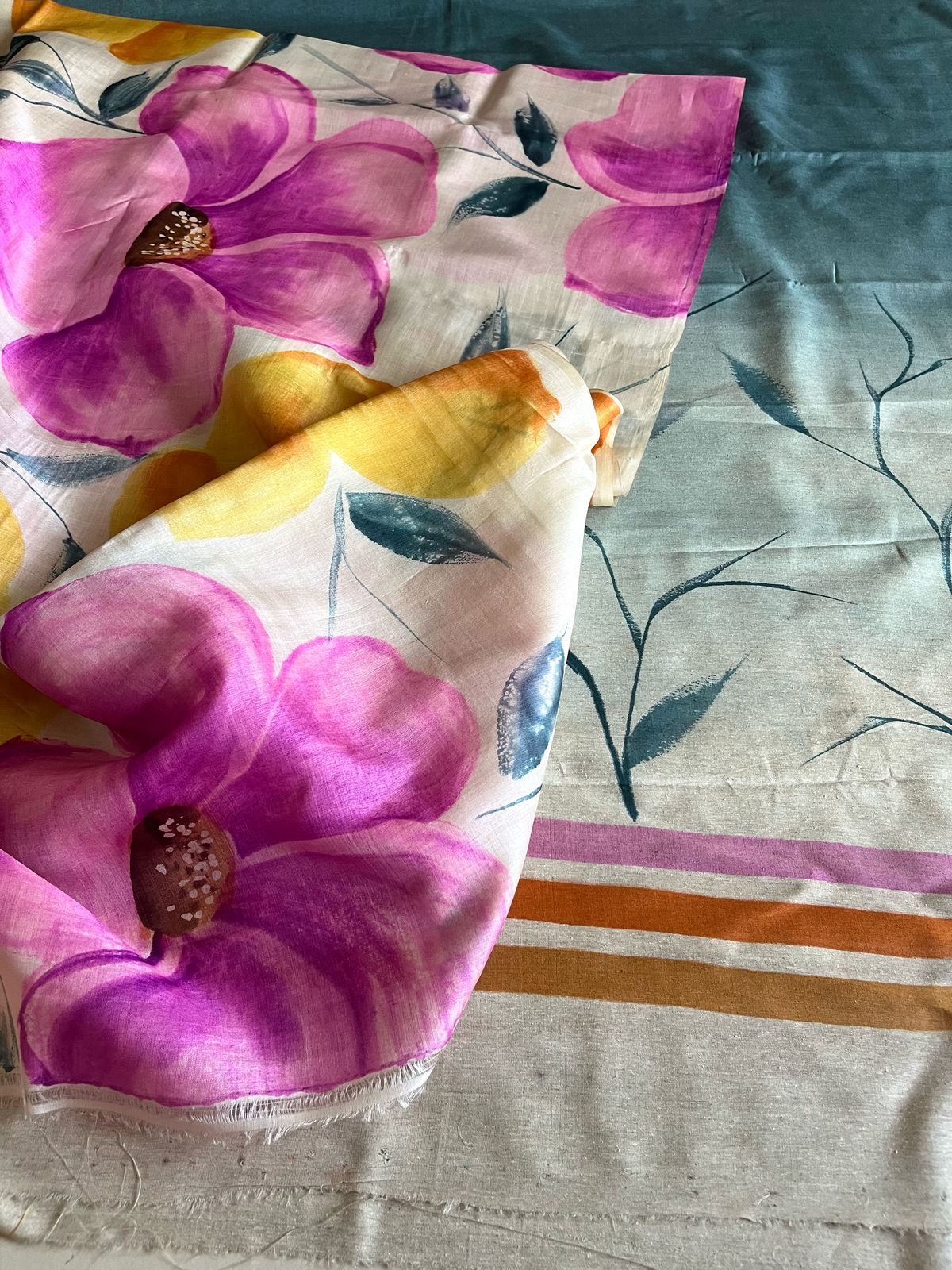 Exquisite and Gorgeous Pure Silk Handpainted Kurta Dupatta Set - Pink