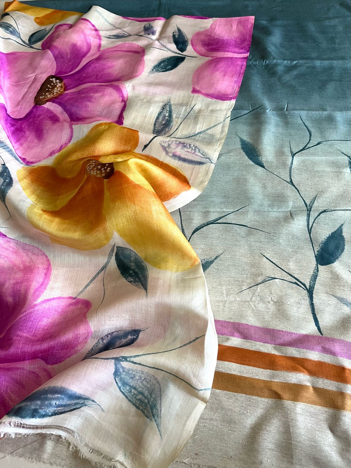 Exquisite and Gorgeous Pure Silk Handpainted Kurta Dupatta Set - Pink