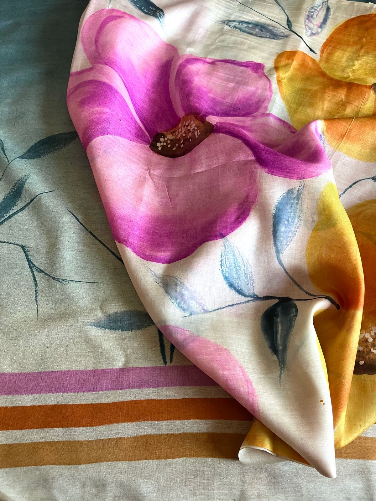 Exquisite and Gorgeous Pure Silk Handpainted Kurta Dupatta Set - Pink