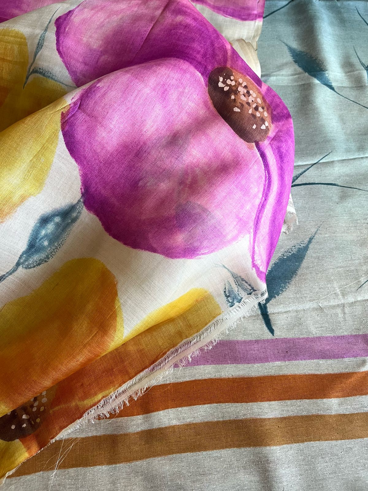 Exquisite and Gorgeous Pure Silk Handpainted Kurta Dupatta Set - Pink