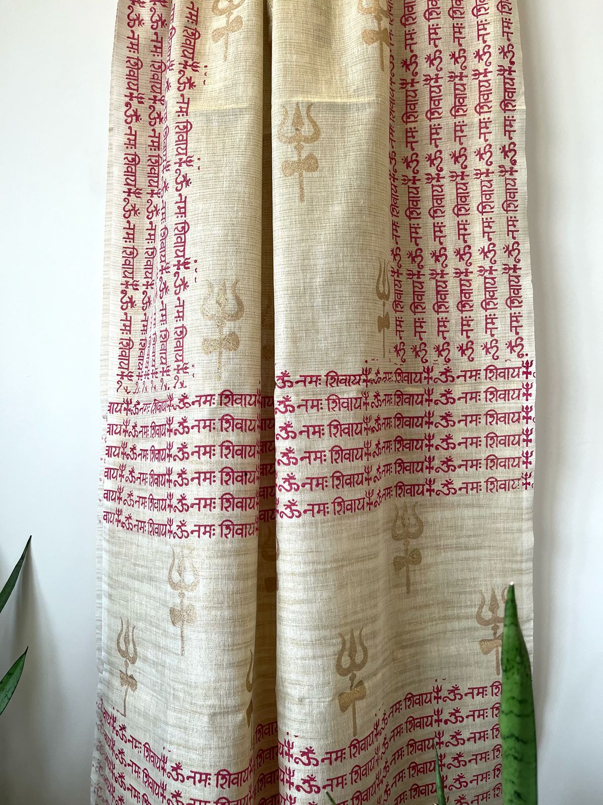 Beautiful Handblock Printed Dupatta - Om Namah Shivay print - Beige with Pink