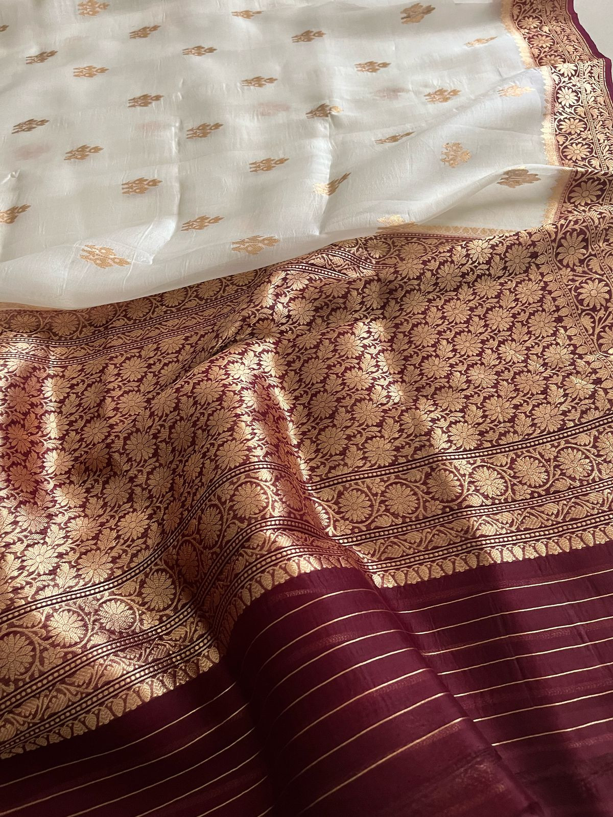 Kora Banarasi Pure Organza Handwoven Silk Saree with Kadwa Buttis - Pearl White
