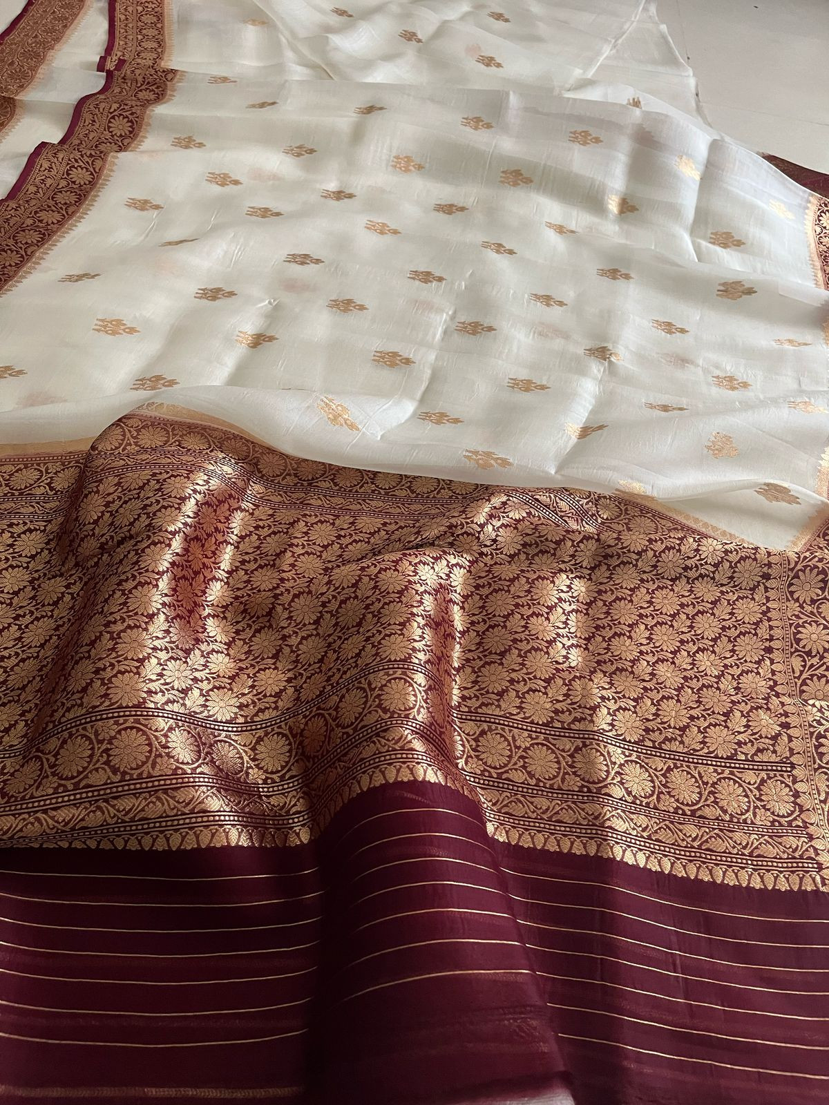 Kora Banarasi Pure Organza Handwoven Silk Saree with Kadwa Buttis - Pearl White