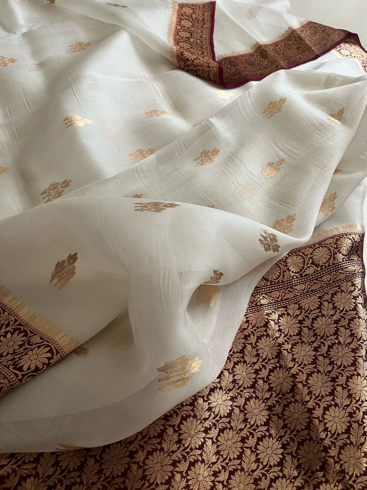 Kora Banarasi Pure Organza Handwoven Silk Saree with Kadwa Buttis - Pearl White