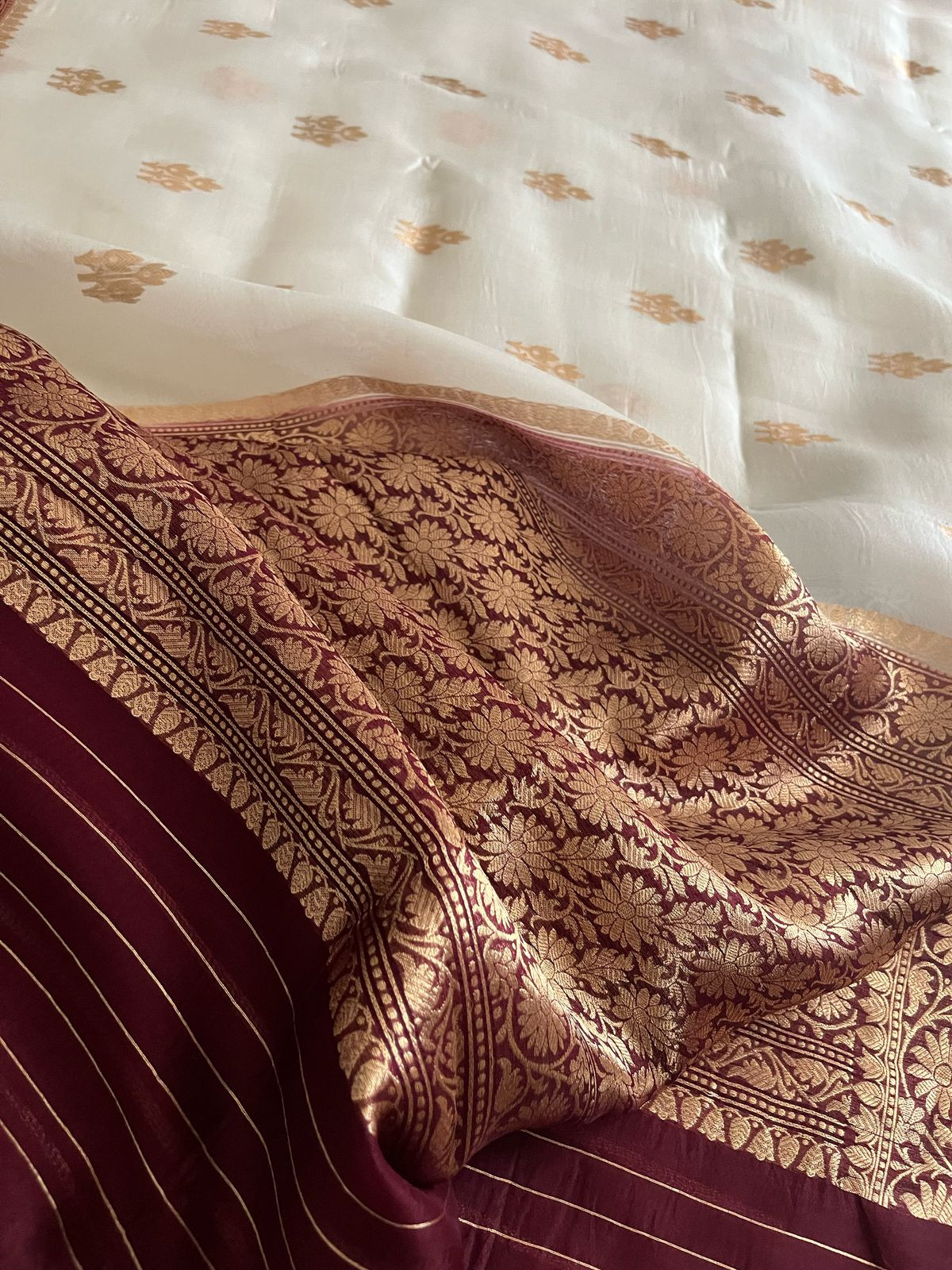 Kora Banarasi Pure Organza Handwoven Silk Saree with Kadwa Buttis - Pearl White