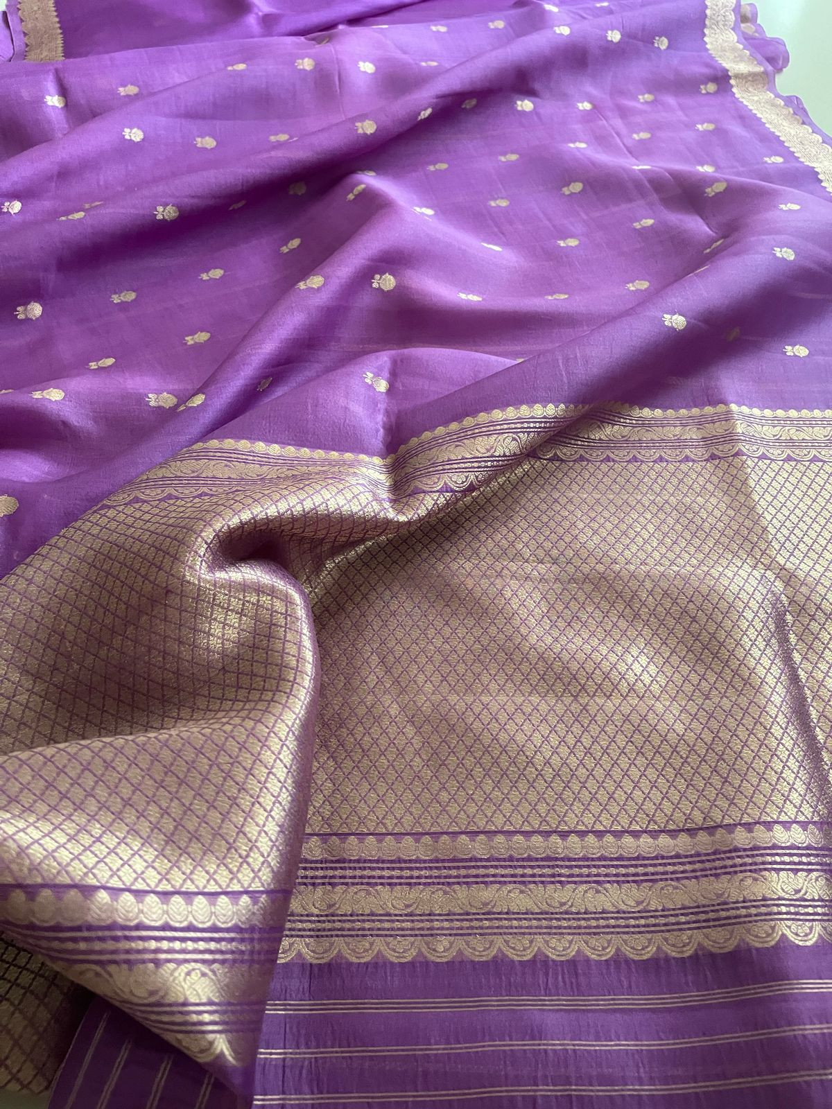 Kora Banarasi Pure Organza Handwoven Silk Saree with Kadwa Buttis - Light Purple