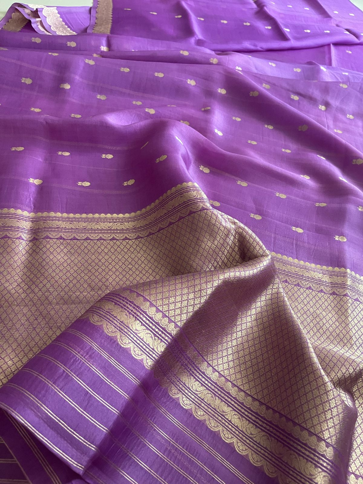 Kora Banarasi Pure Organza Handwoven Silk Saree with Kadwa Buttis - Light Purple