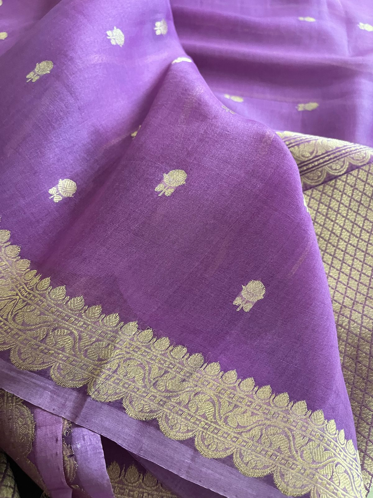 Kora Banarasi Pure Organza Handwoven Silk Saree with Kadwa Buttis - Light Purple
