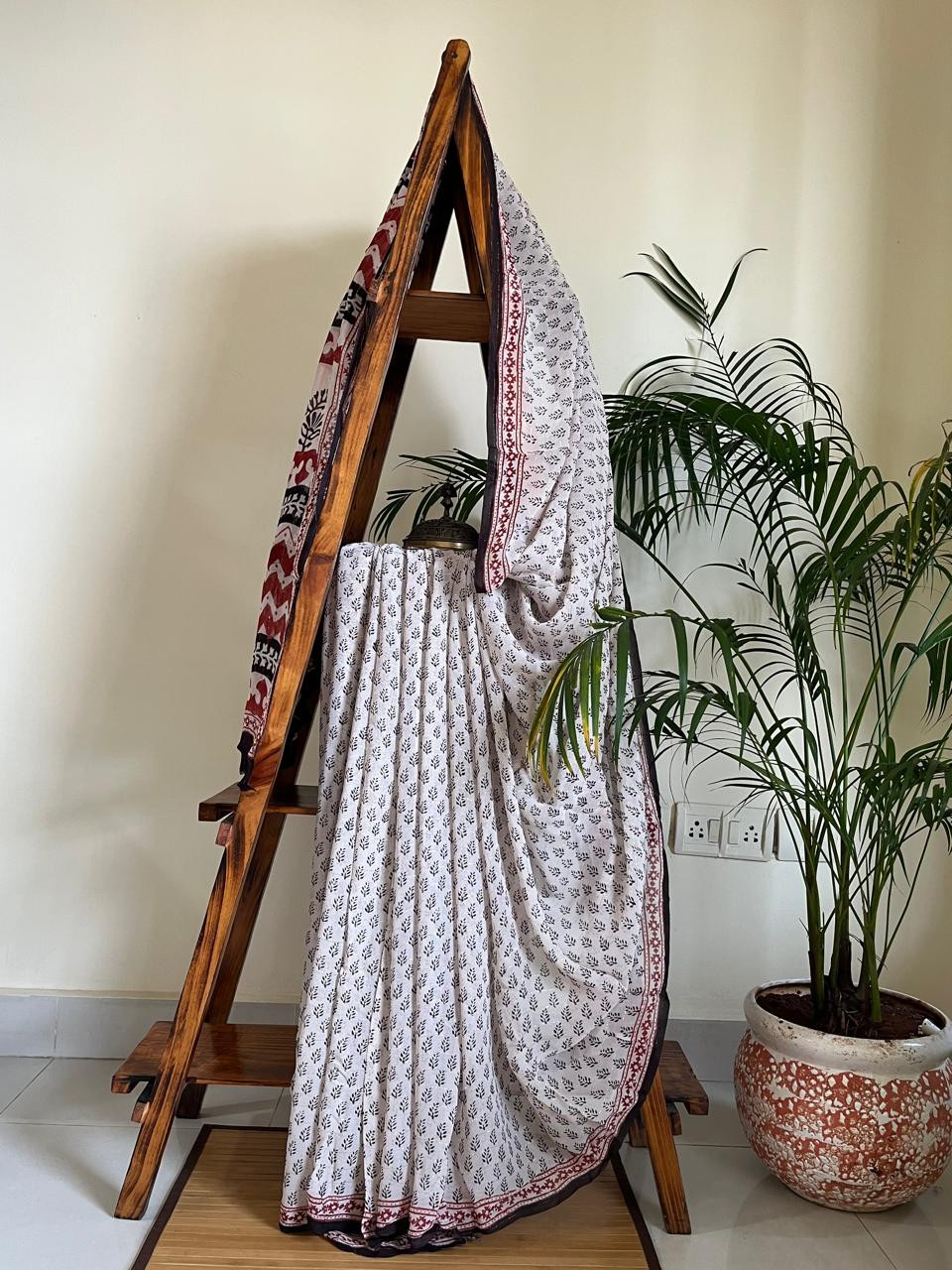 Georgette Bagh Handblock Saree - Beige