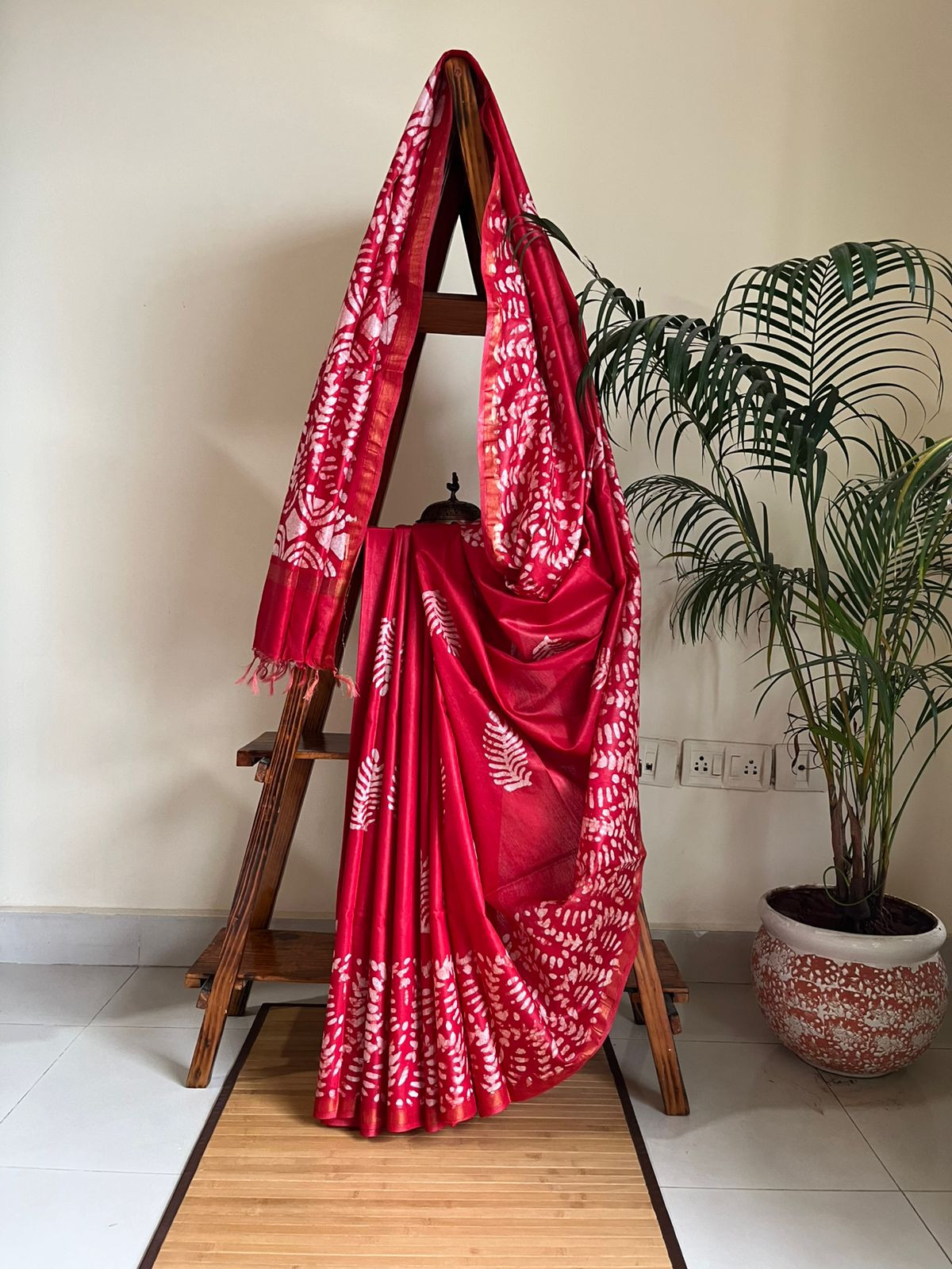 Pure Cotton Wax Batik Saree with zari border - Red