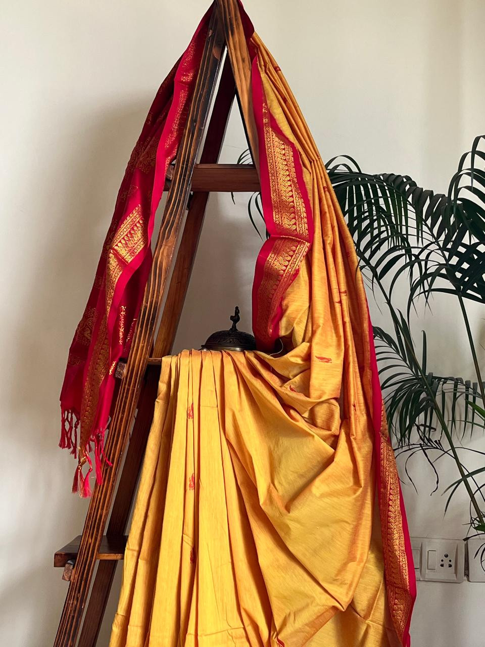 Vibrant handwoven Gadwal cotton Silk Saree - Sunset Orange with Red