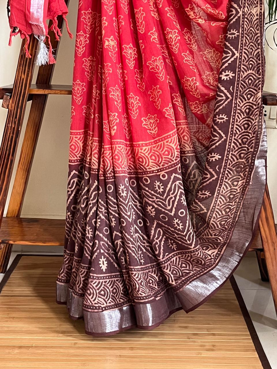 Linen Cotton Handloom Saree - Red With Brown