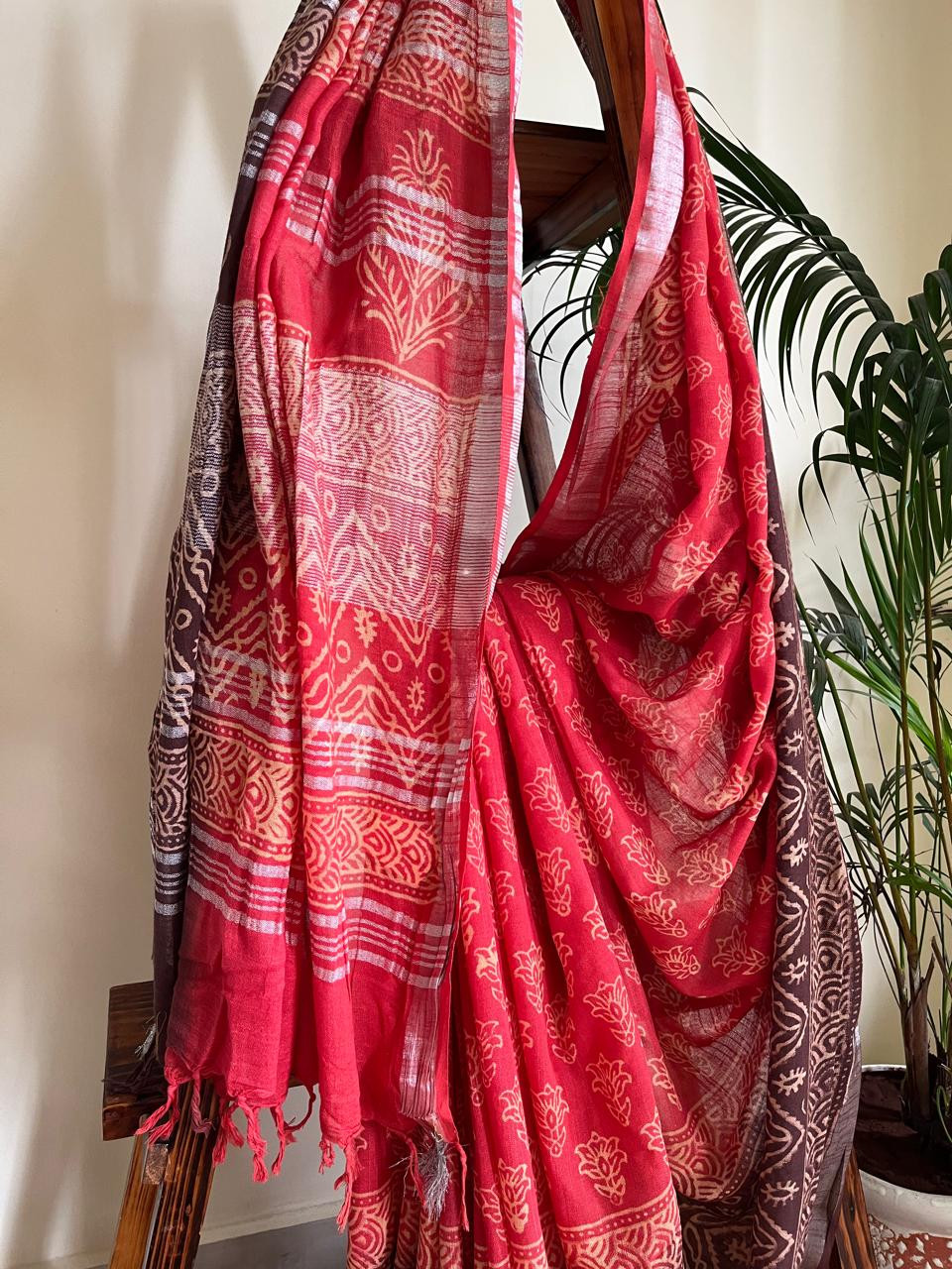 Linen Cotton Handloom Saree - Red With Brown