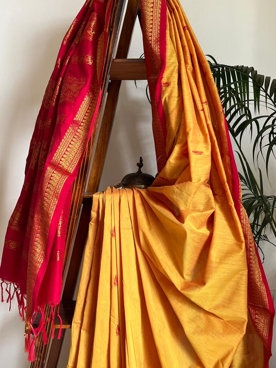 Vibrant handwoven Gadwal cotton Silk Saree - Sunset Orange with Red