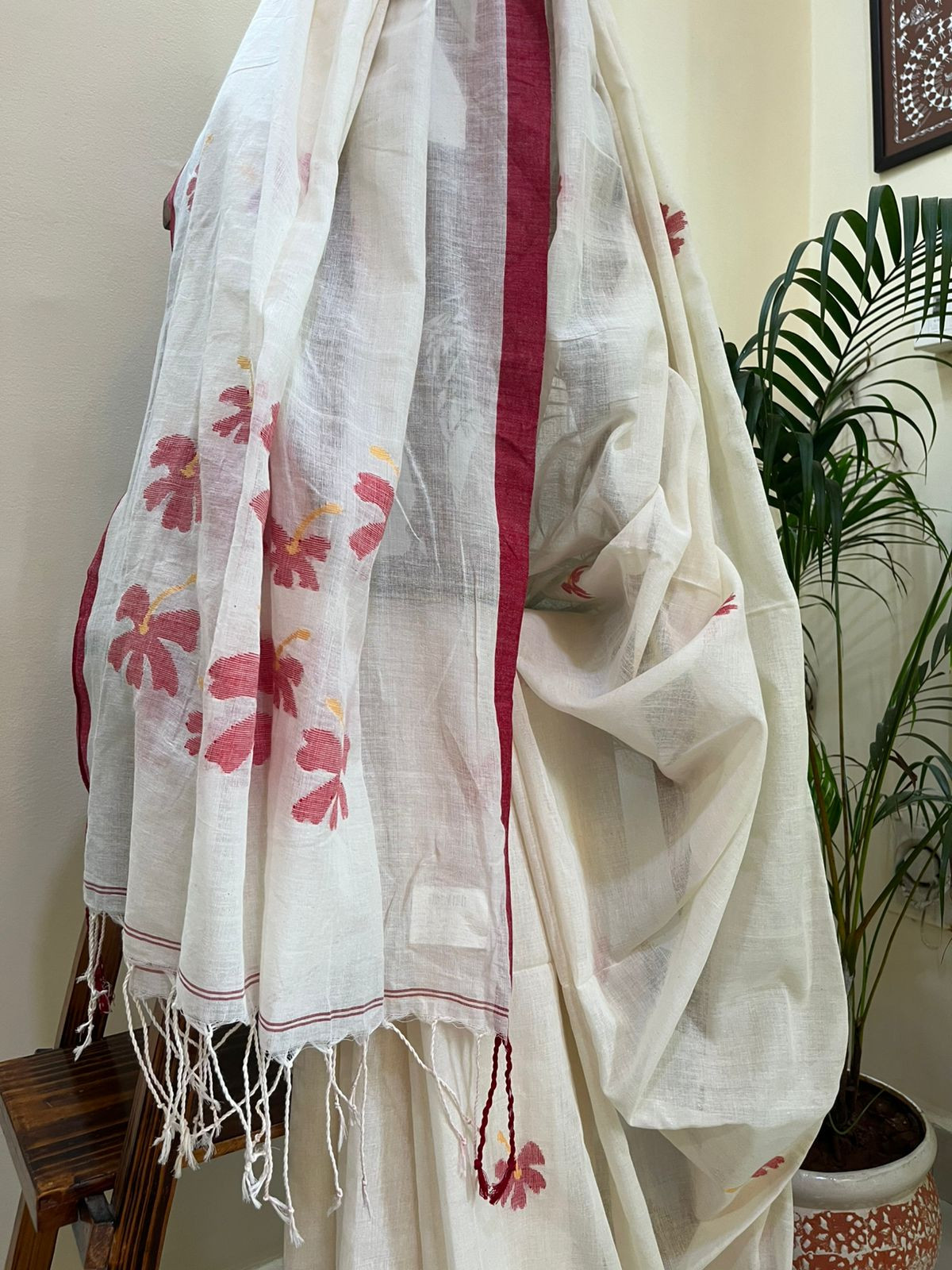 Pure cotton handwoven Bengal cotton saree - Off white